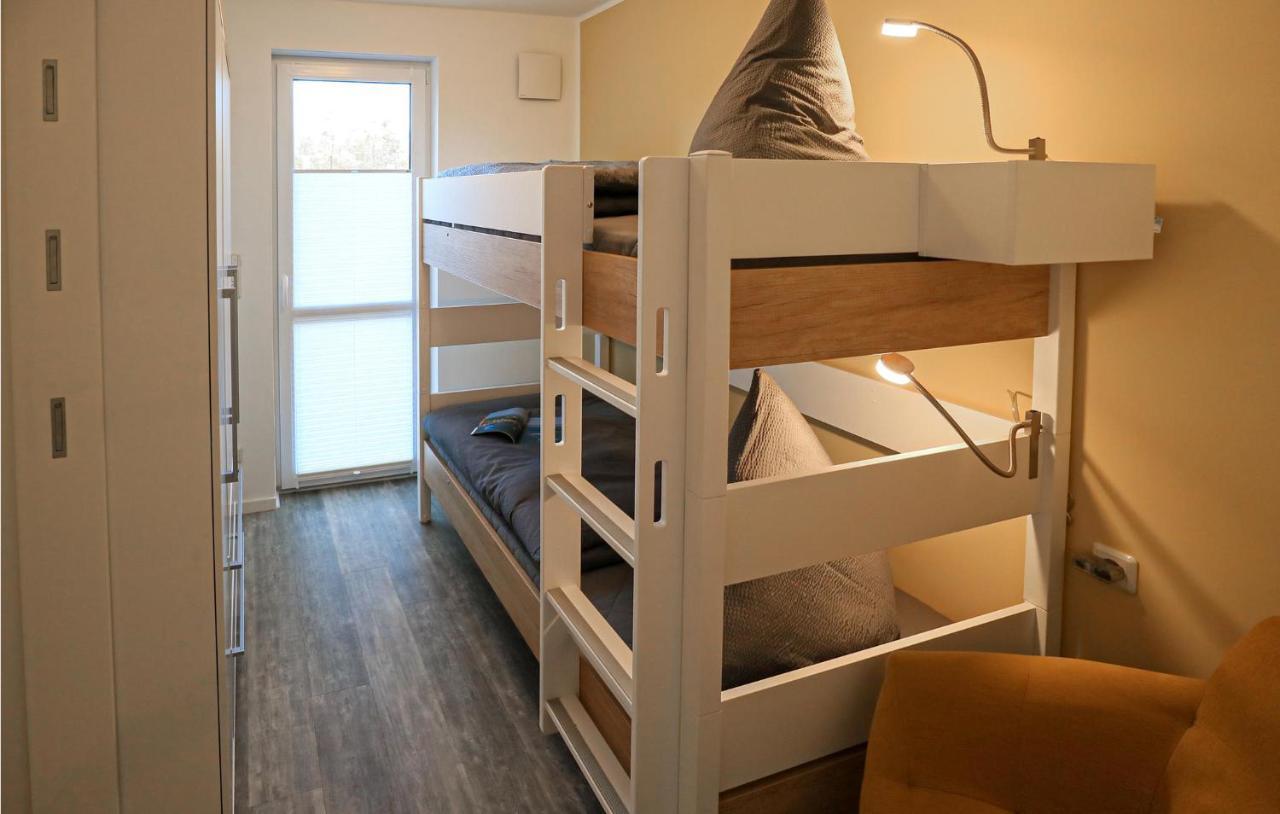 2 Bedroom Cozy Apartment In Рехлин Екстериор снимка