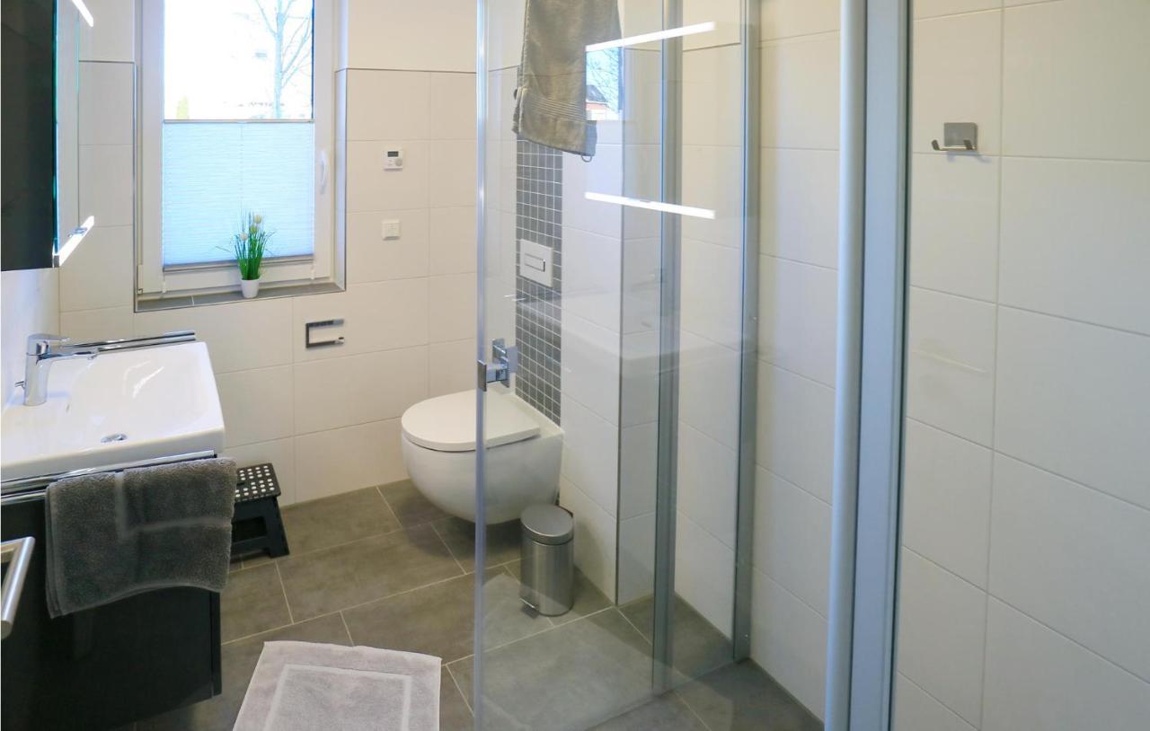 2 Bedroom Cozy Apartment In Рехлин Екстериор снимка